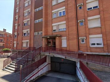 Aparcament amb ascensor en venda a OSONA