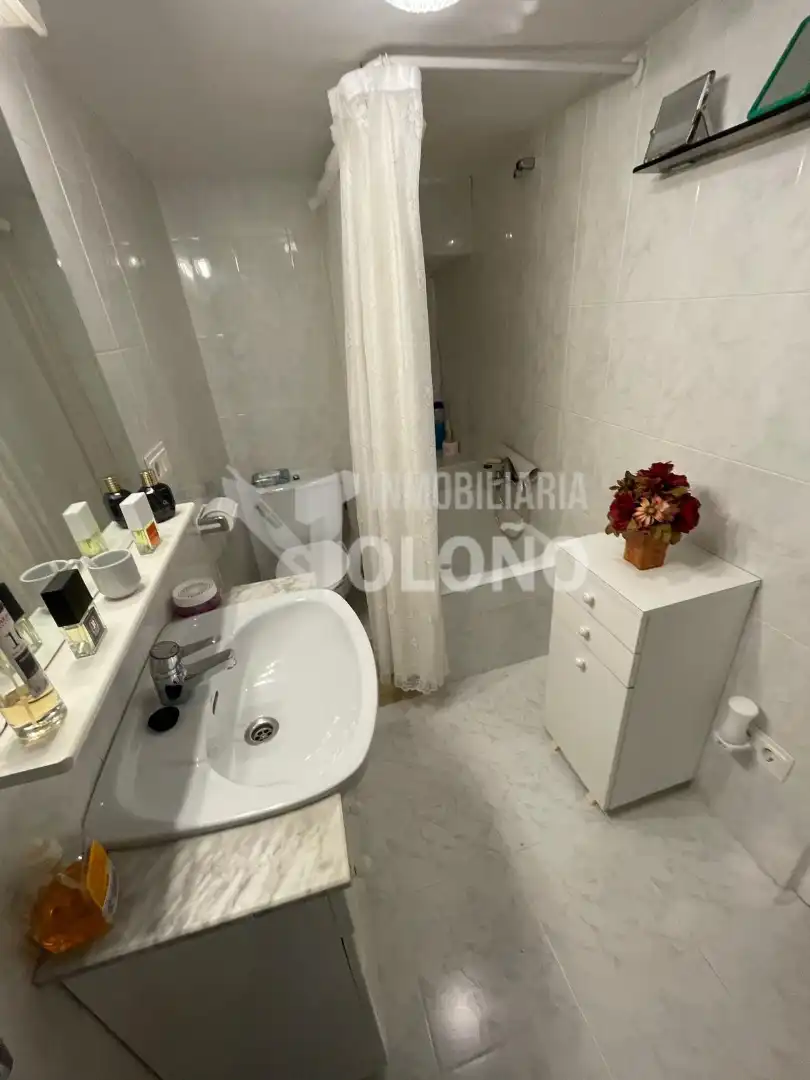 Bany de Casa o xalet en venda en Cuzcurrita de Río Tirón amb Traster, Moblat i Rentadora