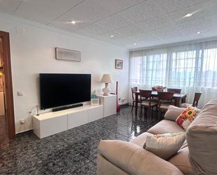 Sala d'estar de Pis en venda en Cornellà de Llobregat