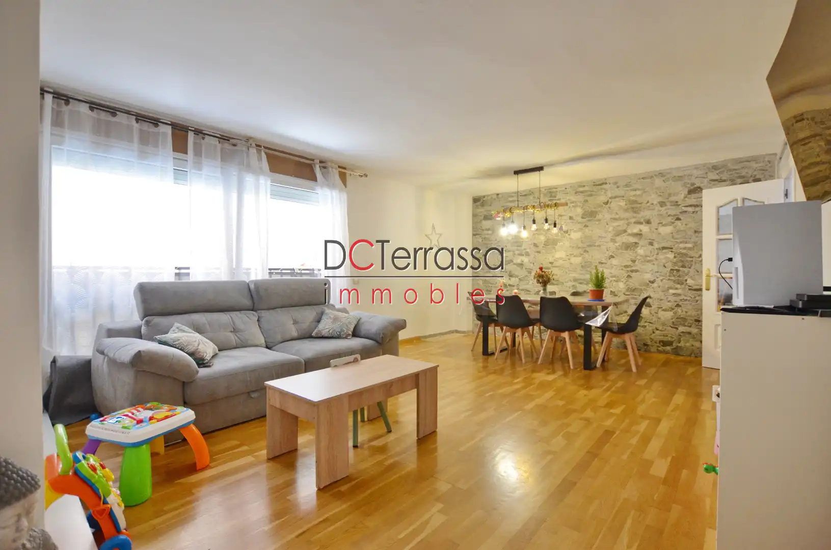 Exterior view of Flat for sale in Terrassa  with Heating, Parquet flooring and Oven