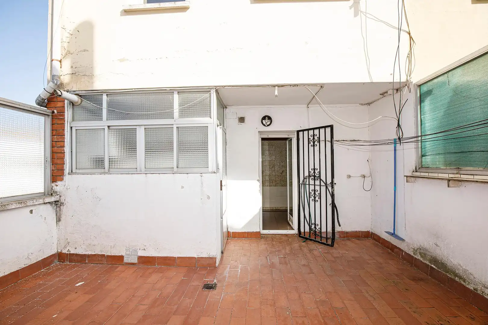 Casa adosada en venda en Salt amb Calefacció, Terrassa i Traster