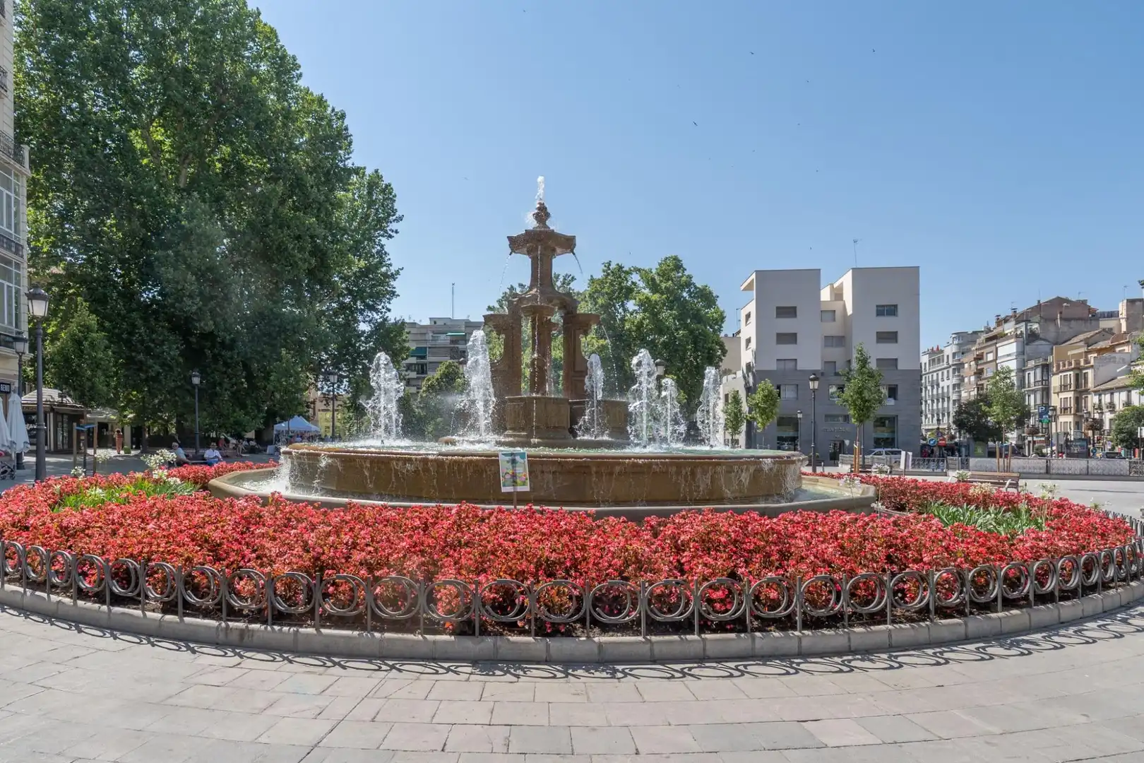 Exterior view of Flat for sale in Granada  with Air Conditioner and Heating