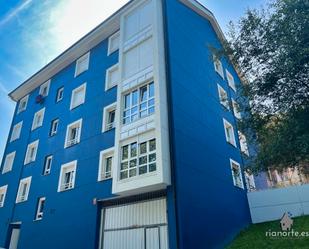 Vista exterior de Pis en venda en Ribadesella amb Calefacció, Parquet i Traster