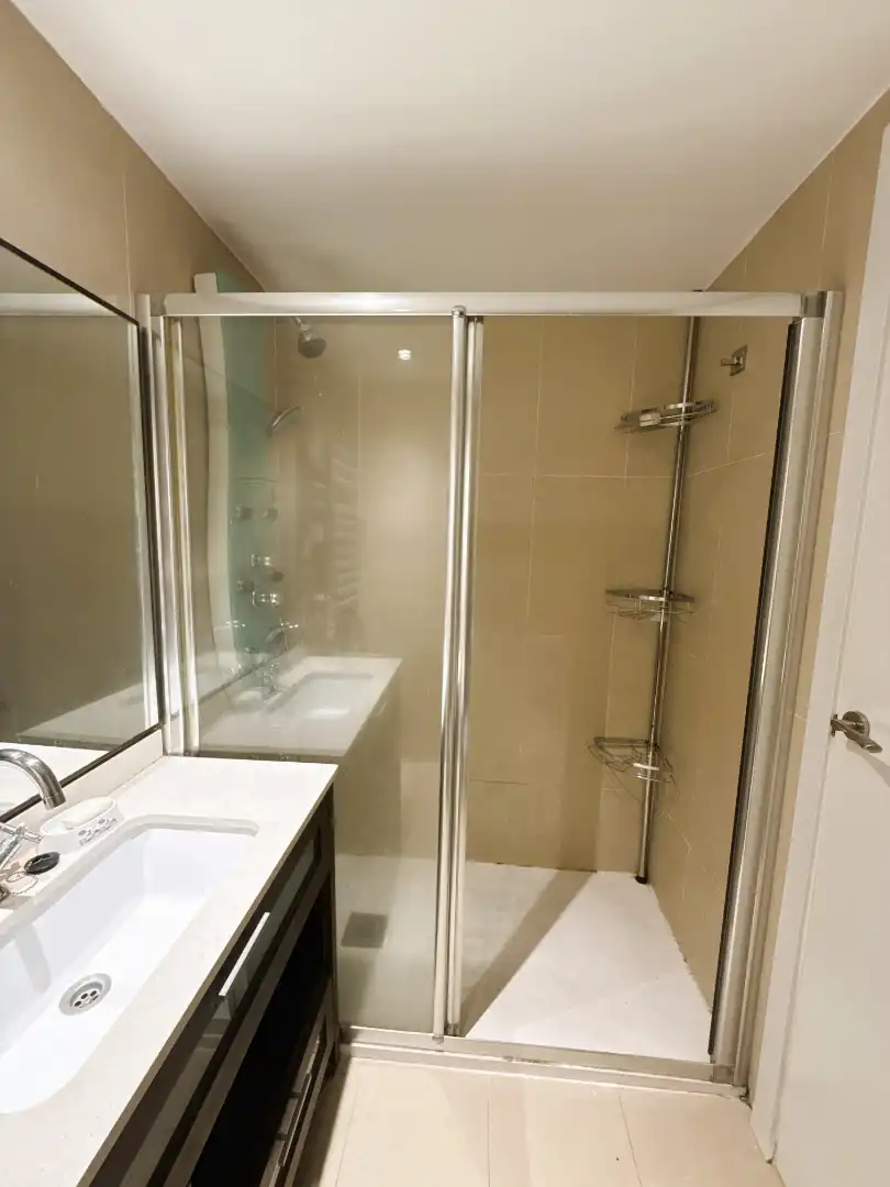 Baño de Dúplex en venta en Madrid con Aire acondicionado, Calefacción y Piscina comunitaria
