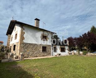 Vista exterior de Finca rústica en venda en Legutio amb Calefacció, Jardí privat i Terrassa