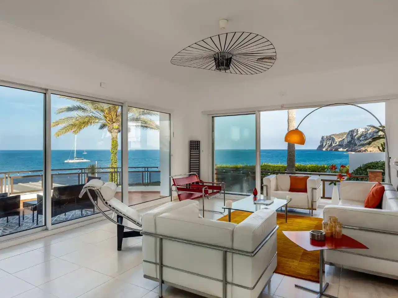 Living room of Flat for rent in Dénia  with Air Conditioner, Private garden and Parquet flooring