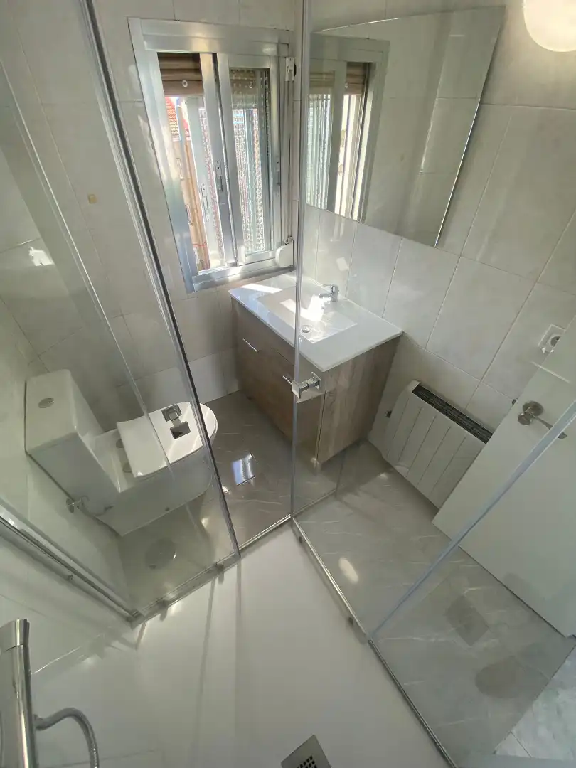 Bathroom of Attic for rent in Madrid  with Heating, Terrace and Furnished