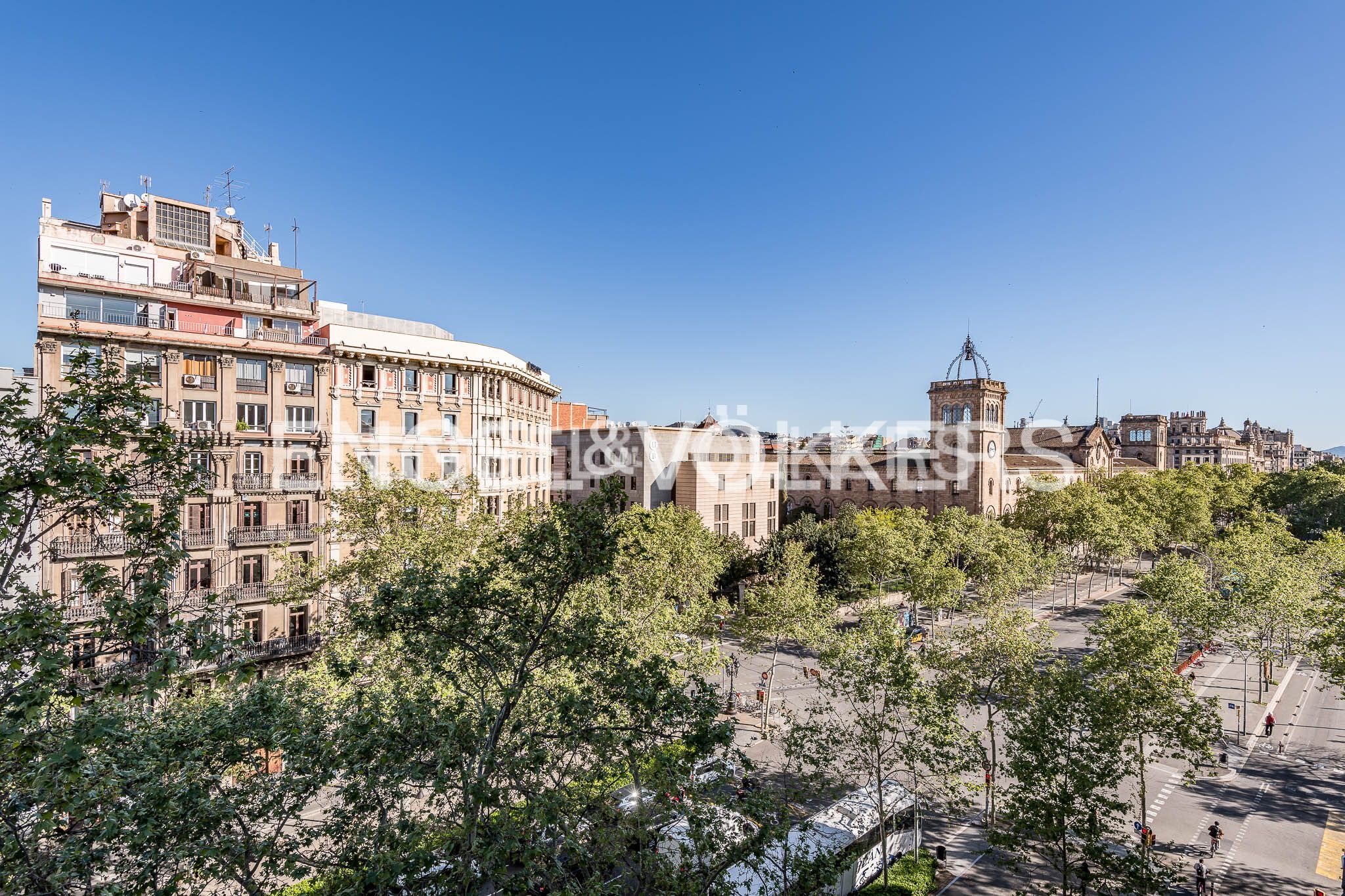 Vista exterior de Apartament en venda en  Barcelona Capital amb Calefacció, Parquet i Terrassa