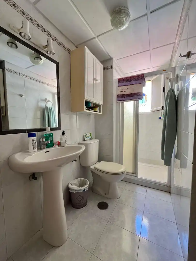 Baño de Apartamento en venta en Benalmádena con Aire acondicionado, Calefacción y Terraza