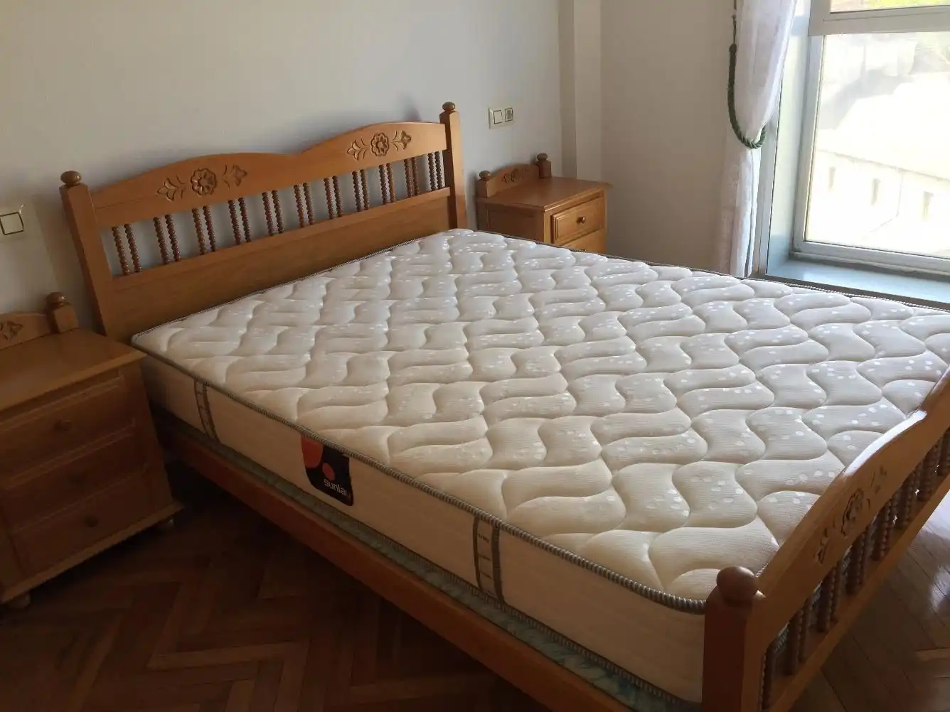 Dormitori de Apartament de lloguer en Ferrol amb Calefacció, Parquet i Traster