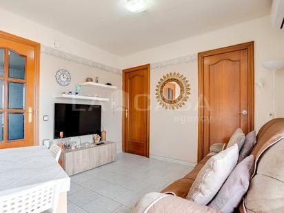 Living room of Flat for sale in  Barcelona Capital  with Balcony