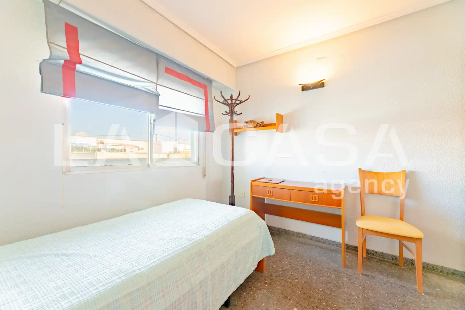 Bedroom of Flat for sale in Valencia  with Air Conditioner and Balcony