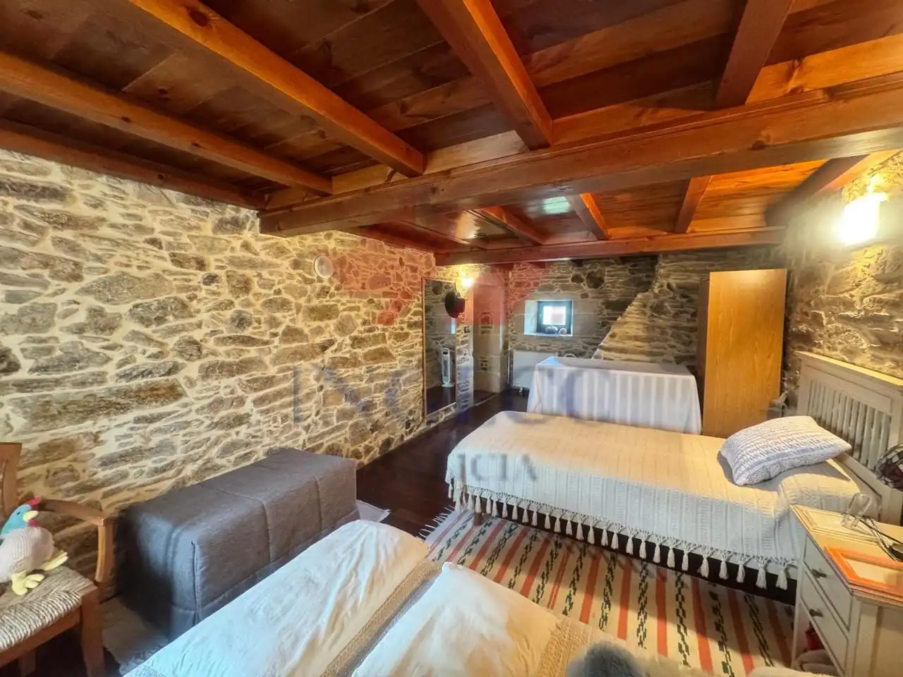 Casa rústica amb terrassa en venda a Leduzo, imagen 58