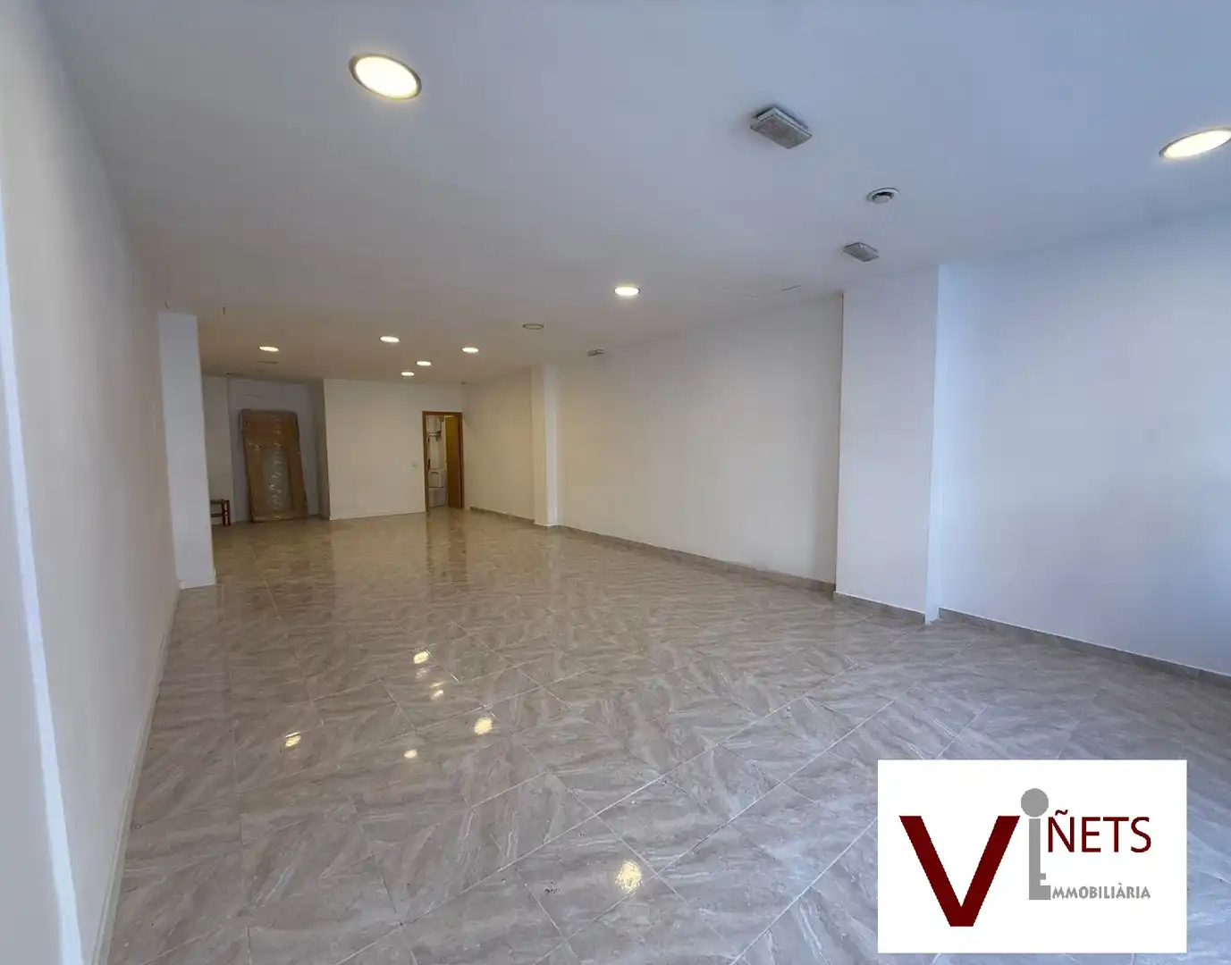 Local comercial en alquiler en Carrer Calàbria, imagen 9