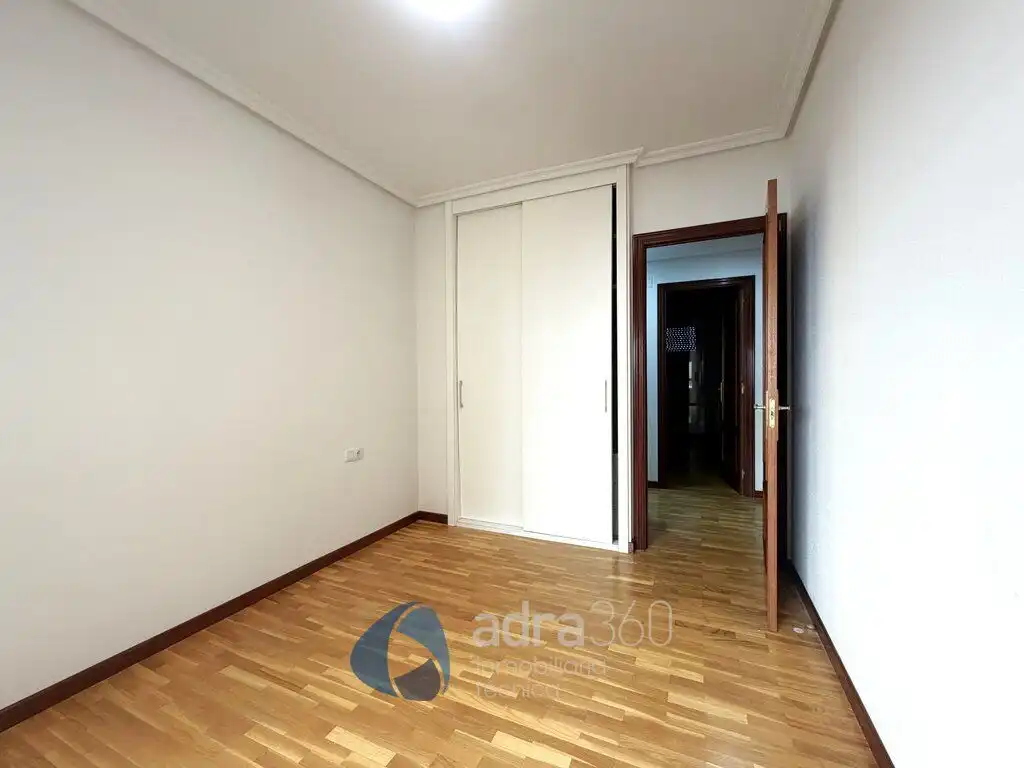 Wohnung zur Miete in  Logroño mit Heizung