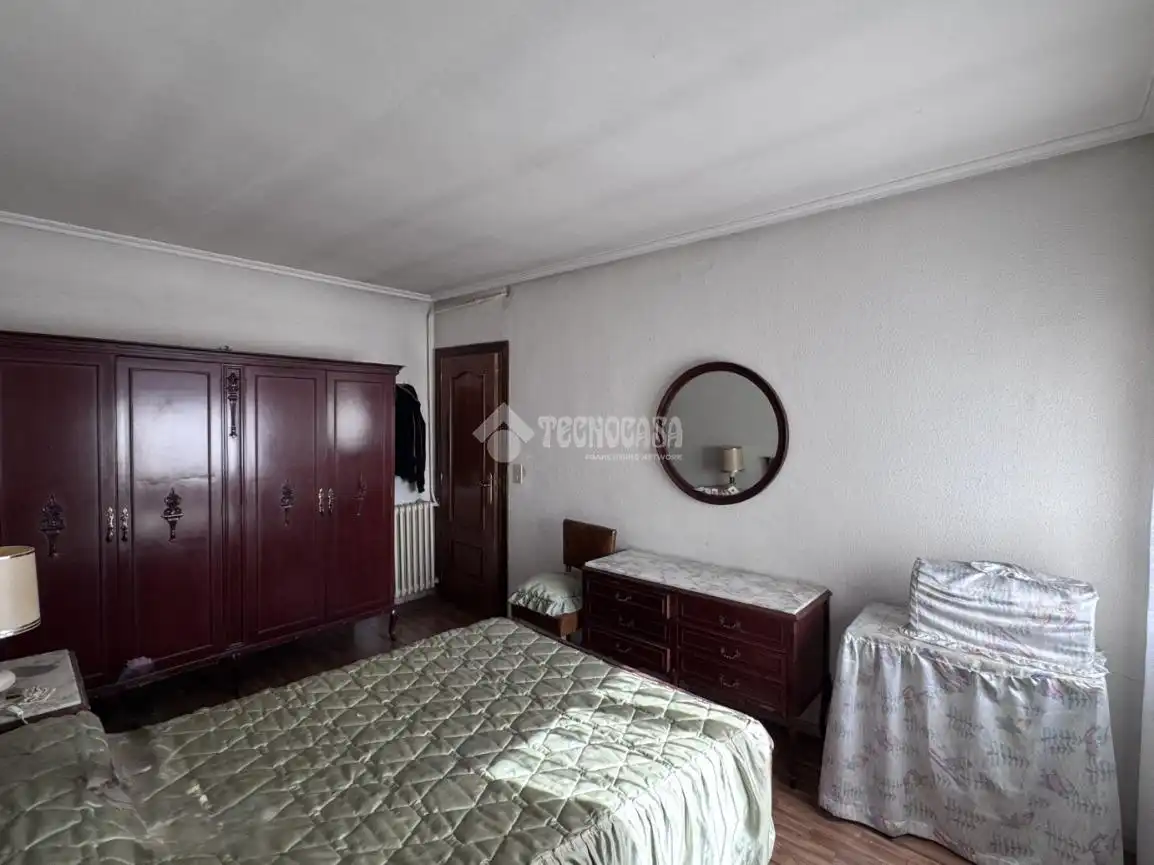 Habitación de Edificio en venta en León Capital 