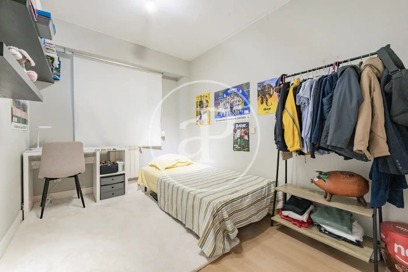 Habitación de Casa adosada en venta en Madrid con Aire acondicionado, Calefacción y Jardín privado