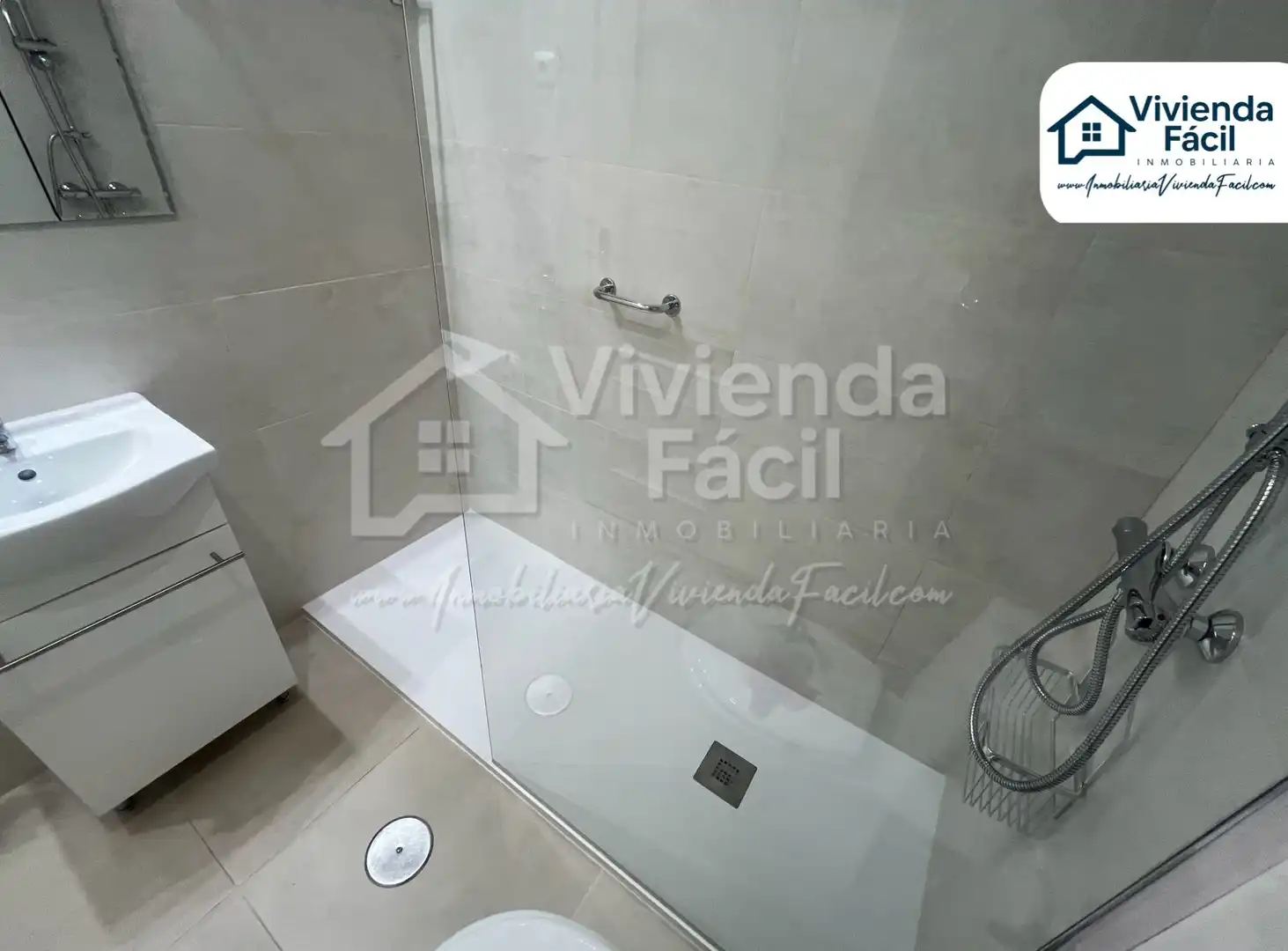 Flat for sale in Calle de María Tubau, Las Tablas