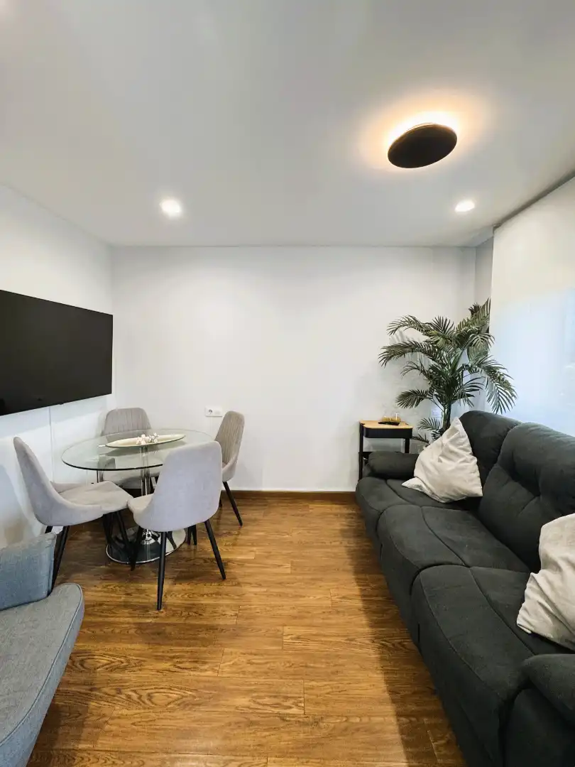 Sala d'estar de Casa o xalet en venda en Avilés amb Calefacció, Jardí privat i Parquet