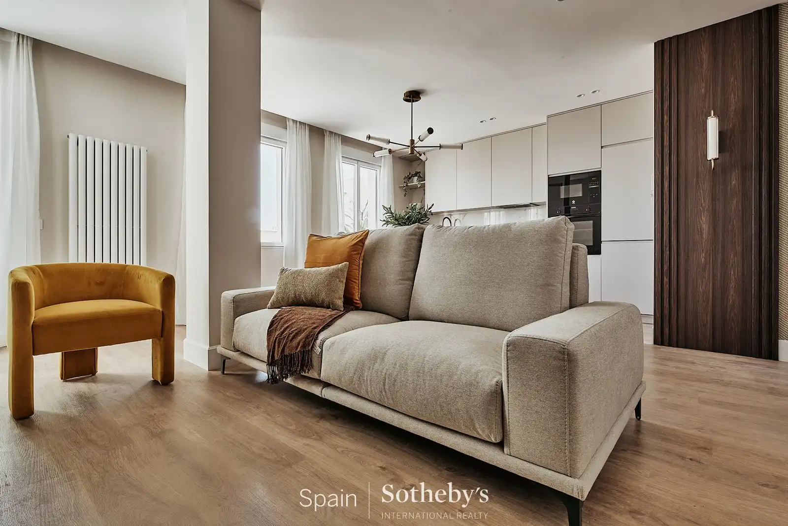 Sala d'estar de Apartament en venda en Madrid amb Aire condicionat i Terrassa