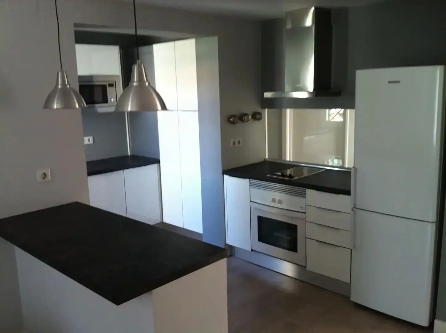 Cuina de Casa adosada en venda en Badajoz amb Aire condicionat, Moblat i Forn