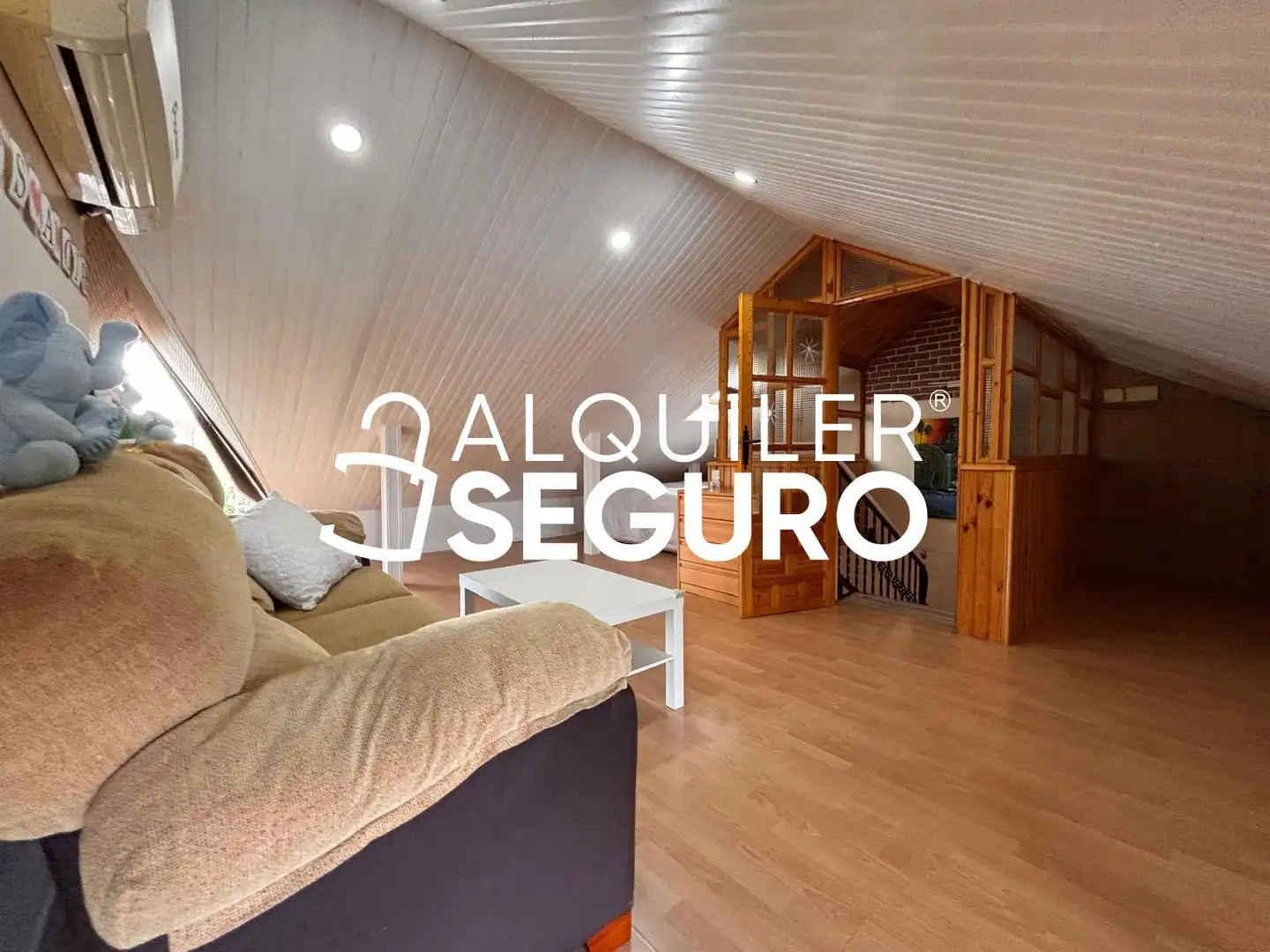 Sala d'estar de Casa o xalet de lloguer en Rivas-Vaciamadrid amb Aire condicionat, Calefacció i Terrassa