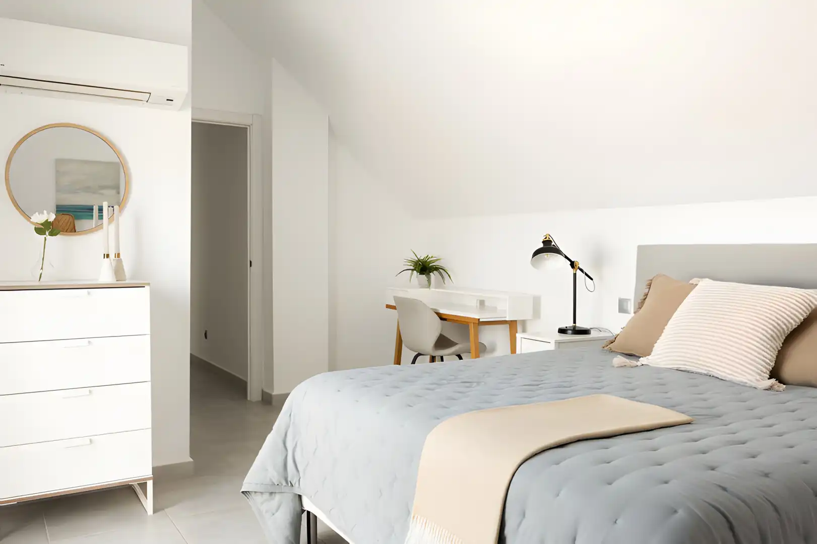 Penthouse with terrace for sale in Nueva Andalucía, imagen 7