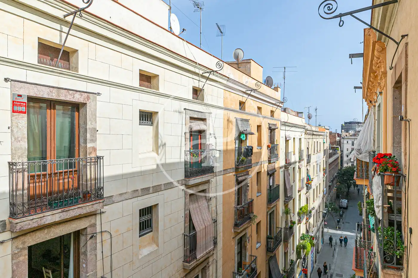 Vista exterior de Piso en venta en Barcelona con Calefacción y Amueblado