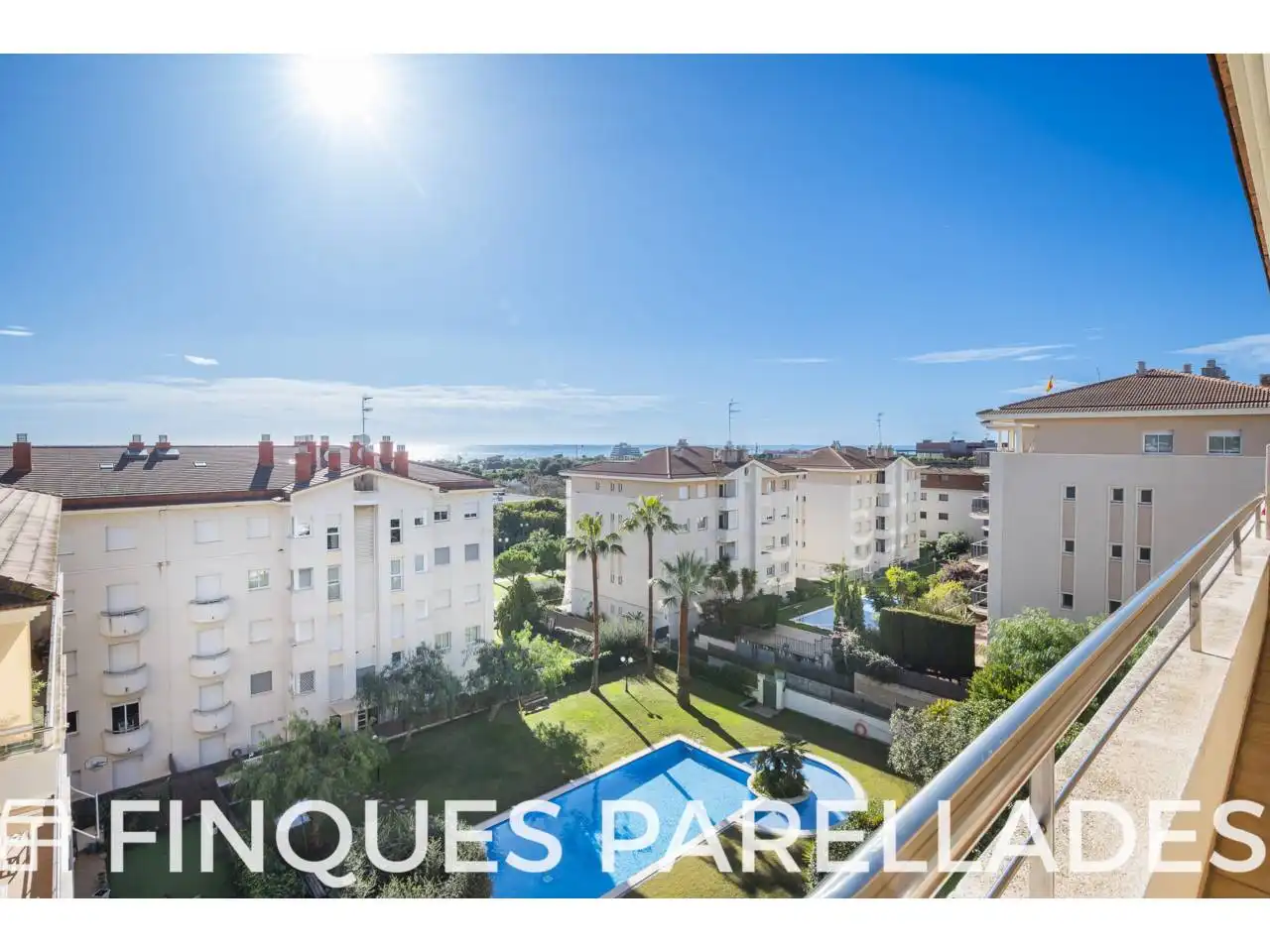 Schlafzimmer von Dachboden zum Verkauf in Sitges mit Heizung, Terrasse und Abstellraum