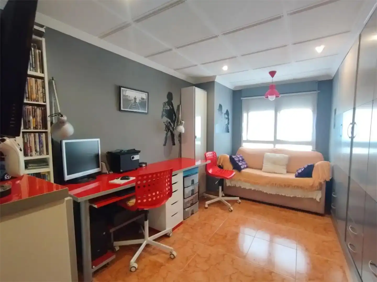 Bedroom of Flat for share in Elda  with Air Conditioner, Furnished and Balcony