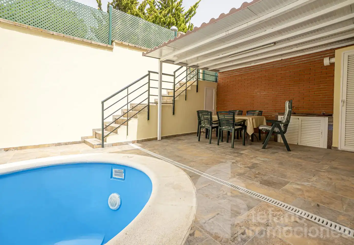 Piscina de Casa adosada en venta en Málaga con Aire acondicionado, Calefacción y Jardín privado