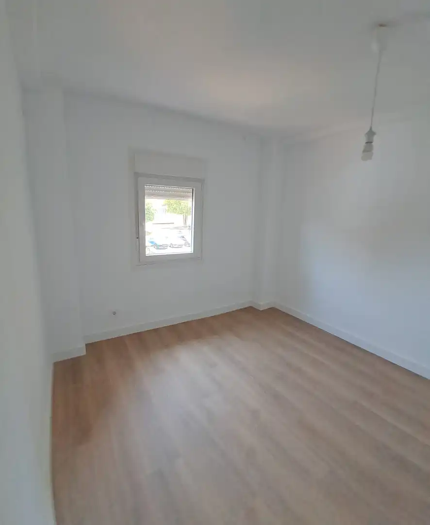 Bedroom of Flat for rent in Castilleja de la Cuesta  with Air Conditioner