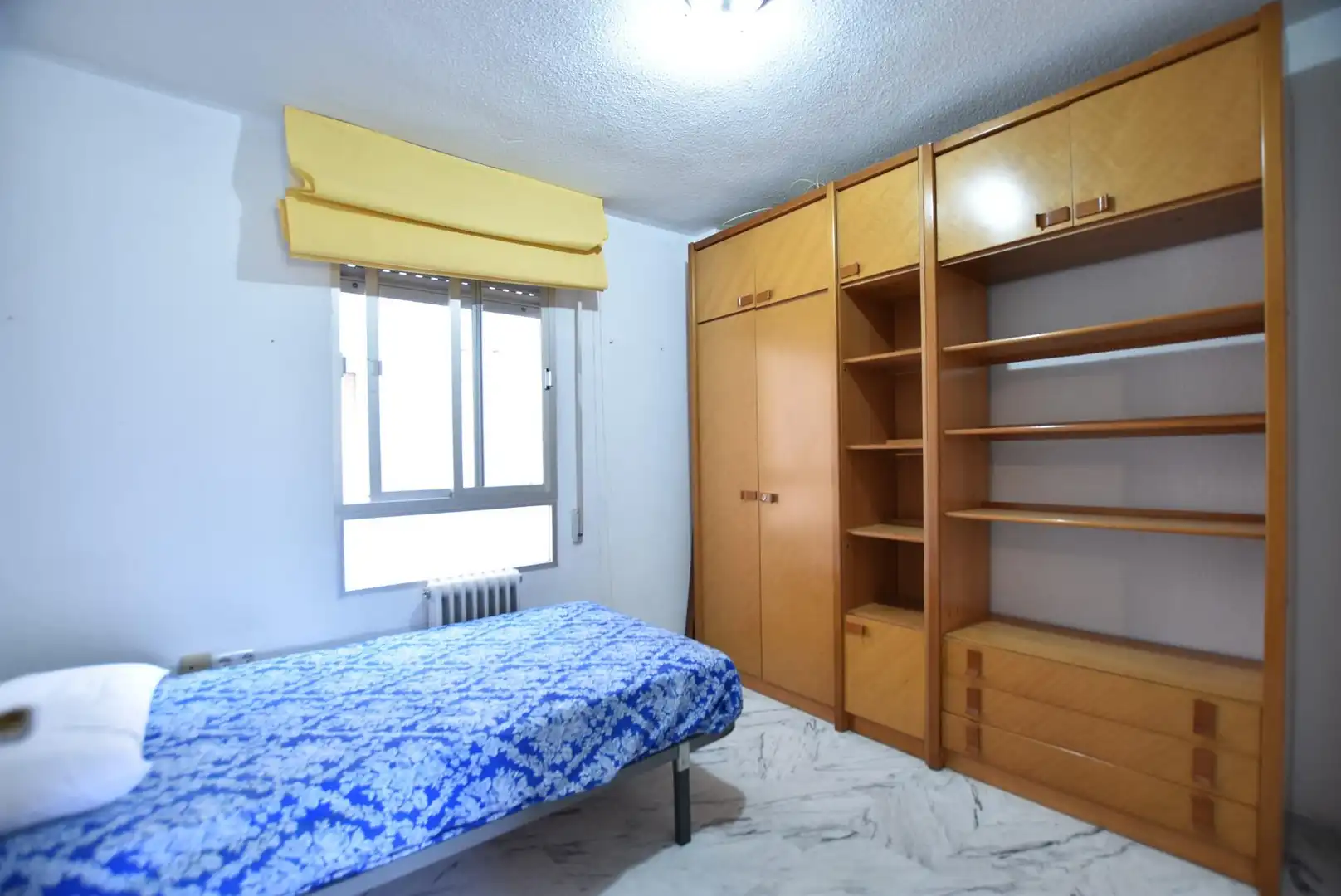 Schlafzimmer von Wohnung zur Miete in Granada mit Heizung, Möbliert und Balkon