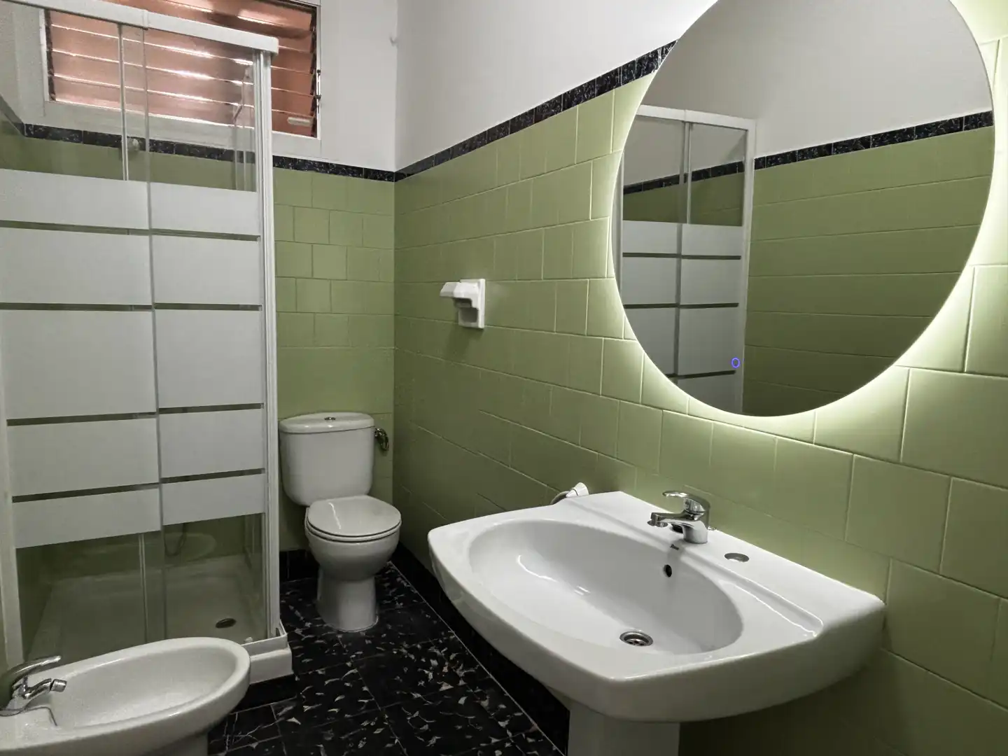 Bathroom of Flat for sale in Terrassa  with Heating, Parquet flooring and Terrace