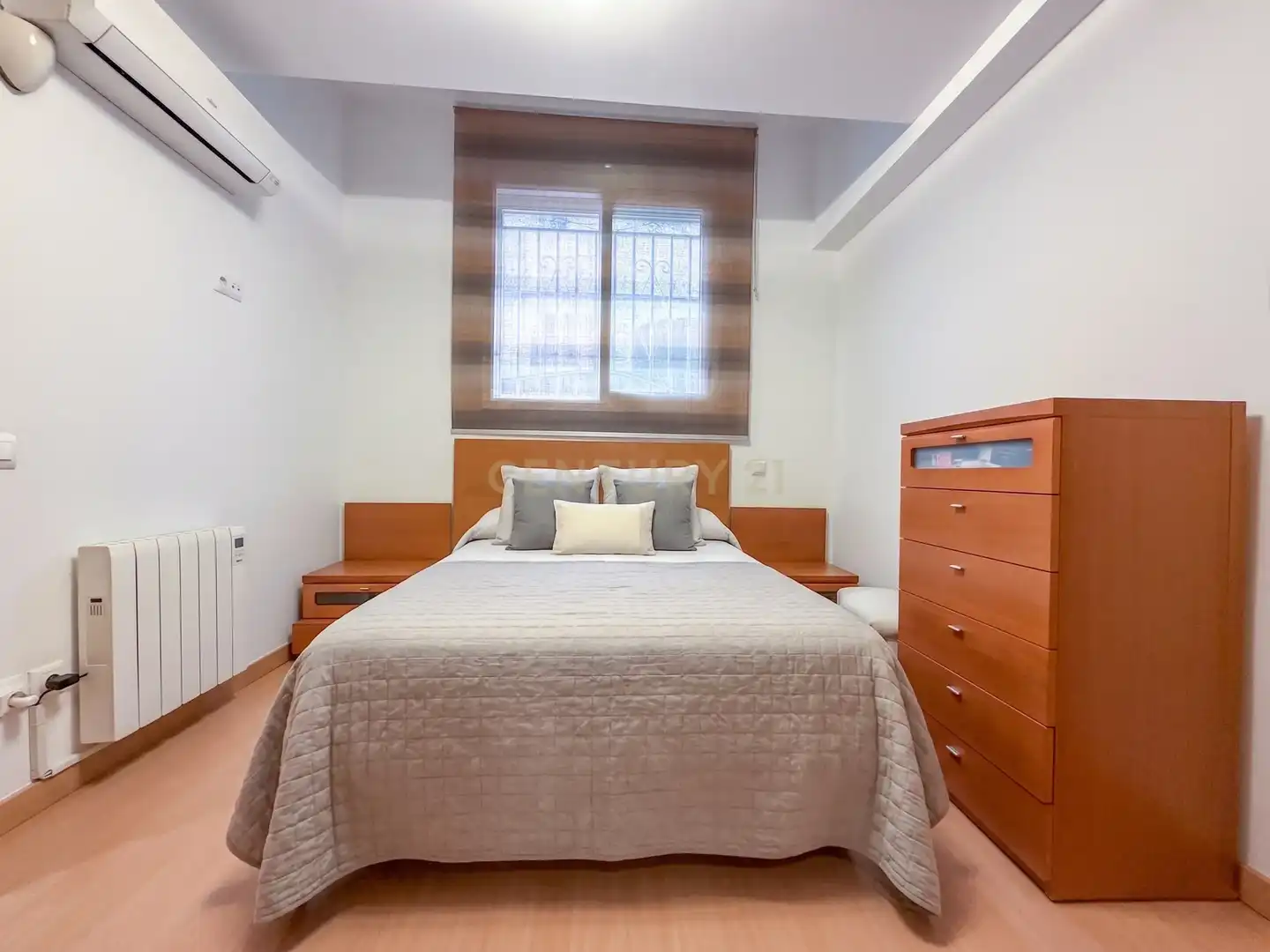 Dormitori de Casa adosada en venda en Badalona amb Aire condicionat, Jardí privat i Traster