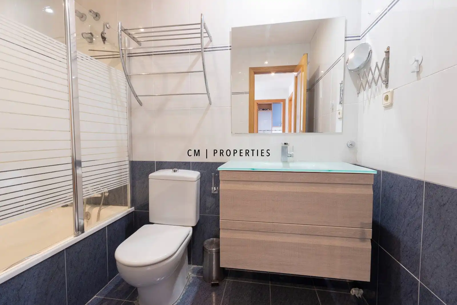Baño de Ático de alquiler en Valencia con Aire acondicionado, Calefacción y Trastero