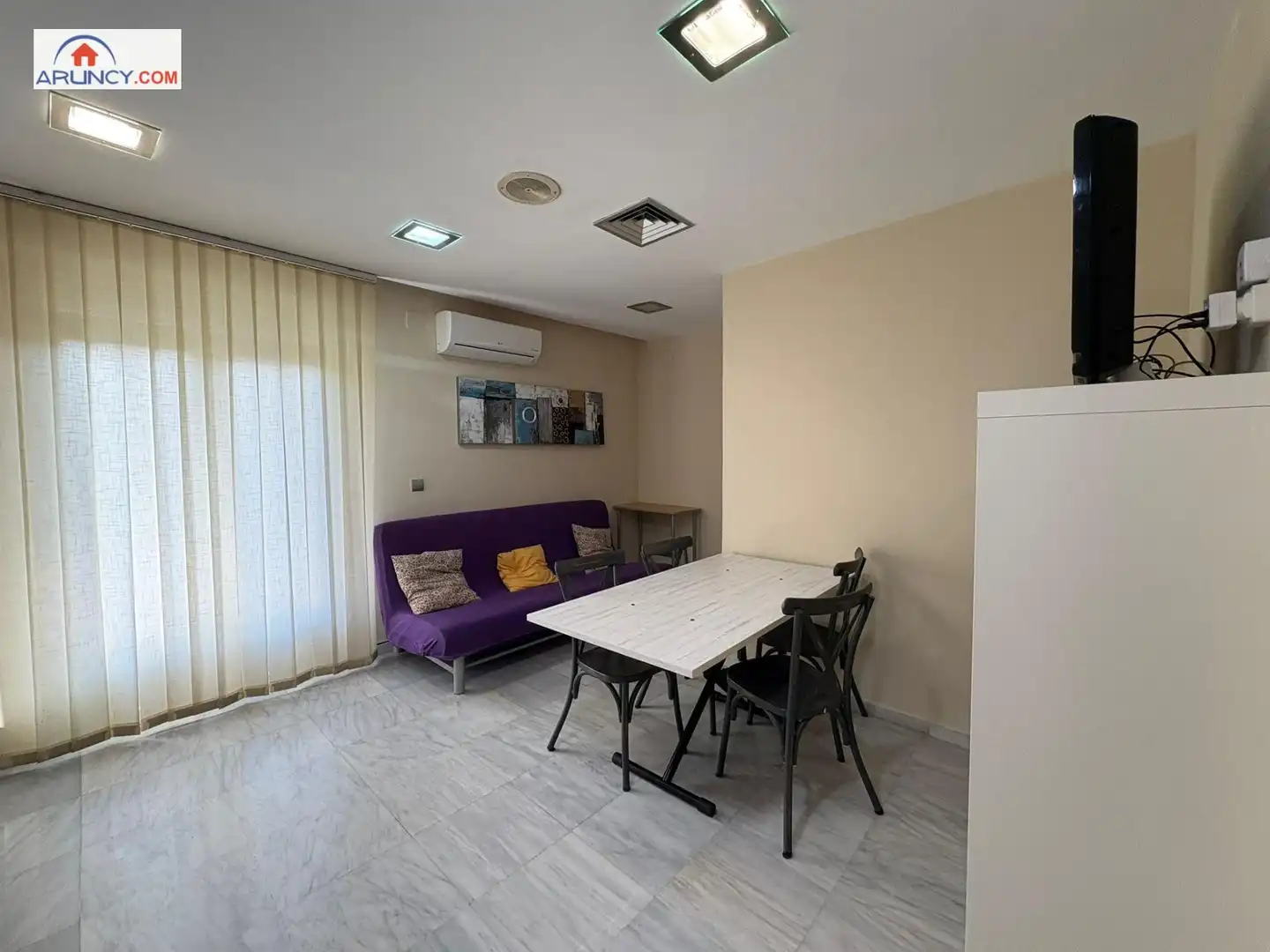 Living room of Flat for sale in Sevilla  with Air Conditioner, Terrace and Storage room