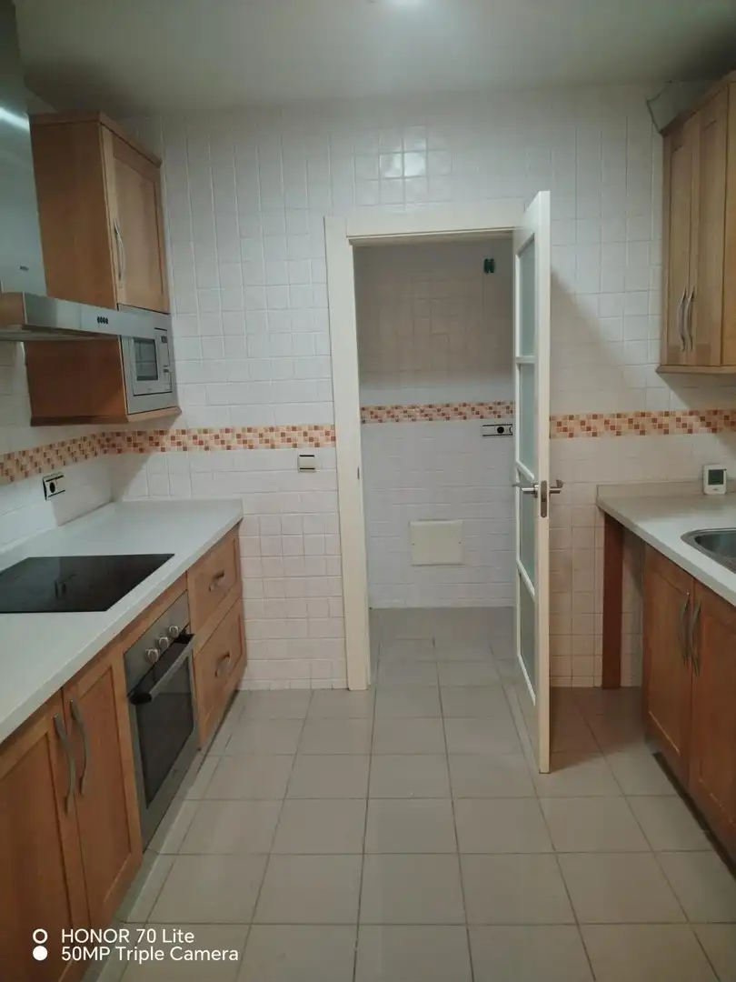 Kitchen of Flat for rent in Granada