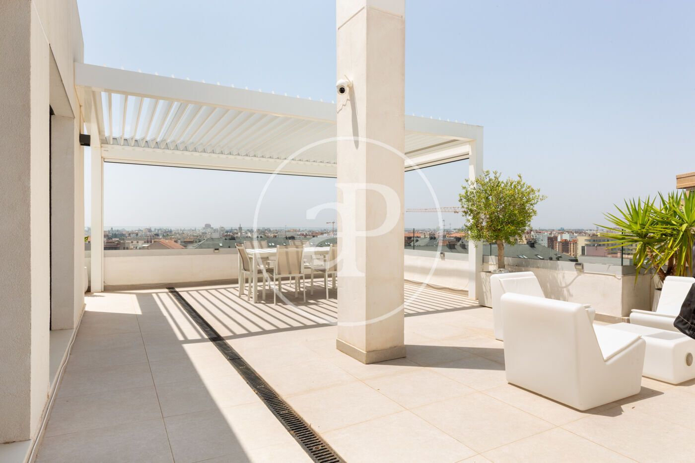 Terrace of Attic to rent in  Valencia Capital  with Air Conditioner, Heating and Private garden