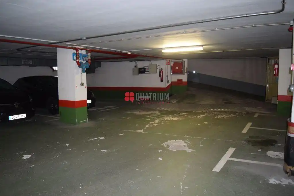 Parking de Local en venta en Santiago de Compostela 