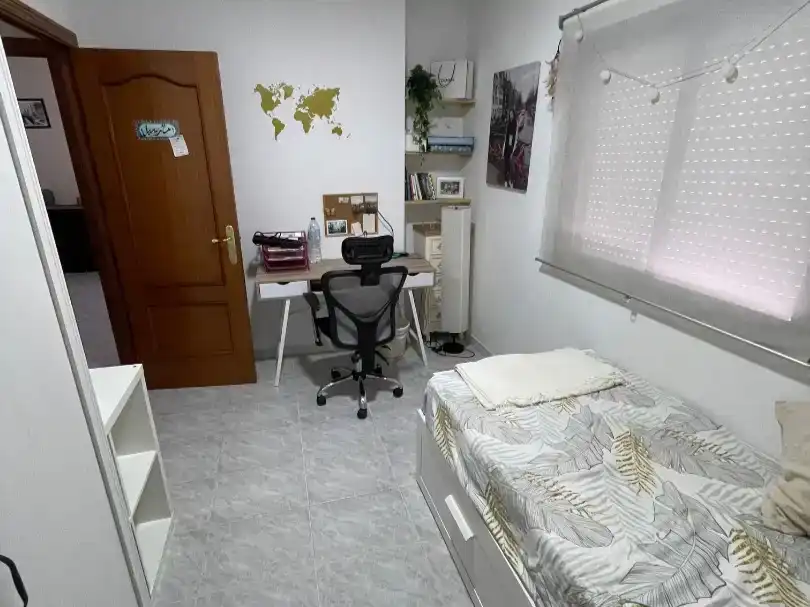 Habitación de Casa adosada en venta en Los Barrios con Balcón
