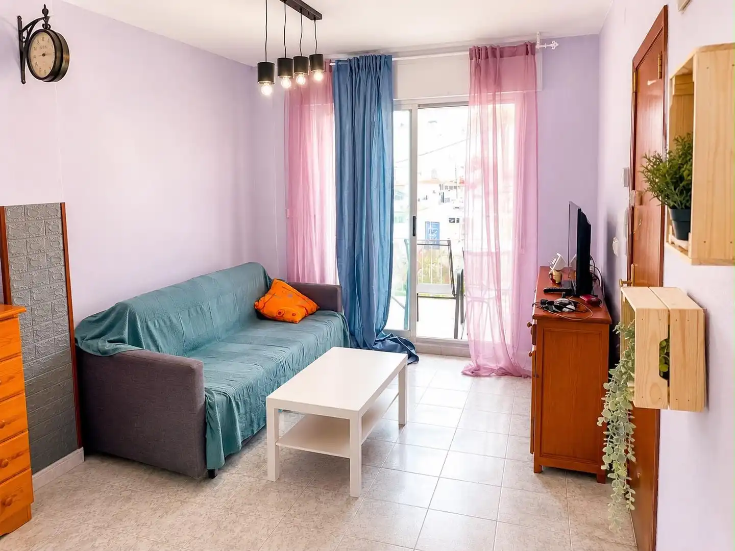 Sala de estar de Apartamento de alquiler en Torrevieja con Aire acondicionado, Calefacción y Terraza