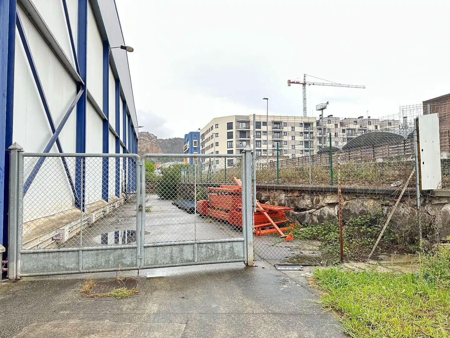 Vista exterior de Nave industrial en venta en Santander