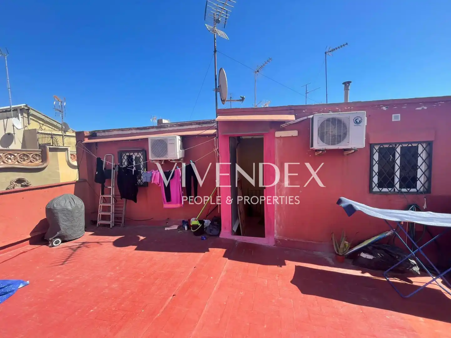 Vista exterior de Ático en venta en Barcelona con Calefacción y Terraza