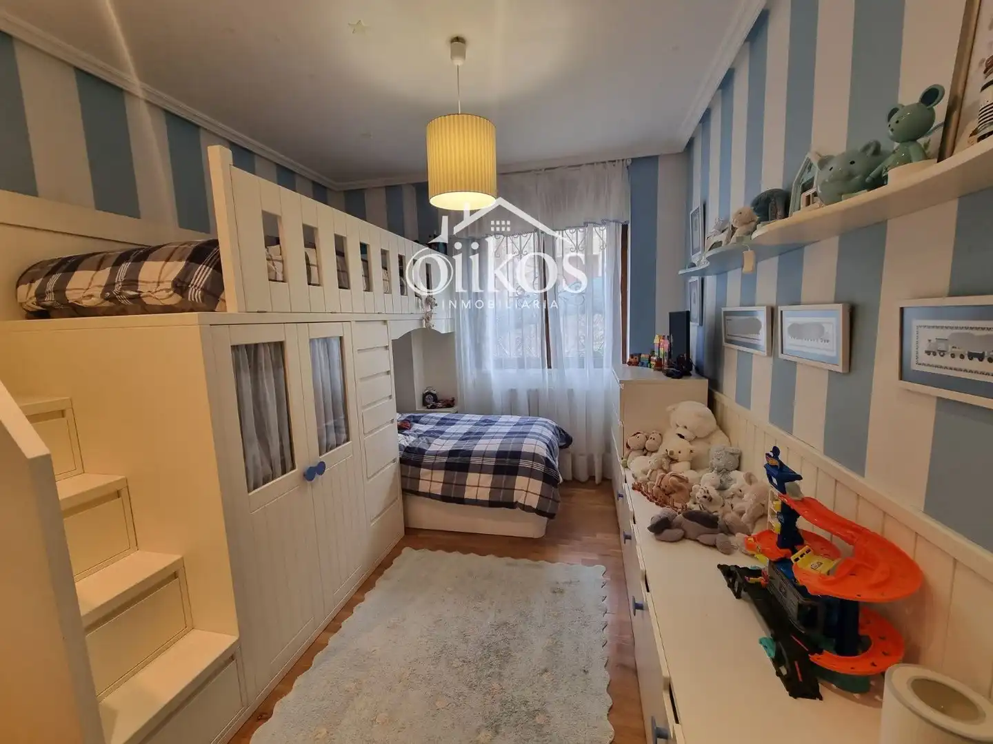 Habitación de Casa adosada en venta en Villamayor con Aire acondicionado, Calefacción y Parquet