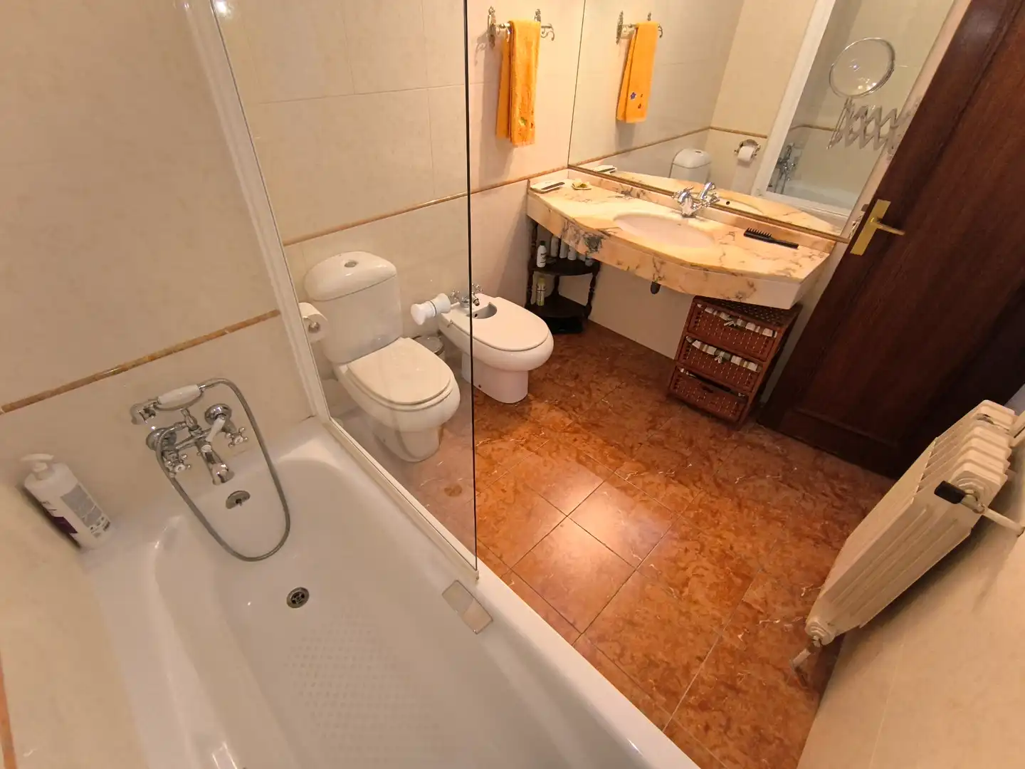 Badezimmer von Wohnung zum Verkauf in Palencia mit Heizung, Terrasse und Ofen