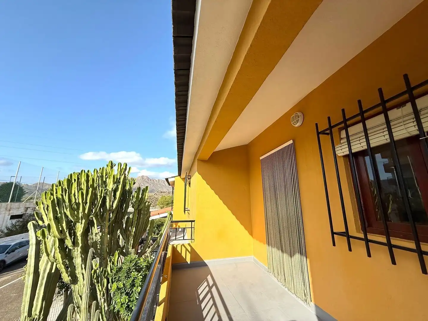 Außenansicht von Einfamilien-Reihenhaus zum Verkauf in Pulpí mit Heizung, Terrasse und Abstellraum