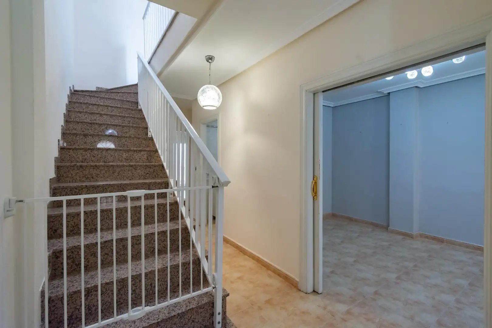 Casa amb terrassa en venda a Calle Tarazona 75, imagen 6