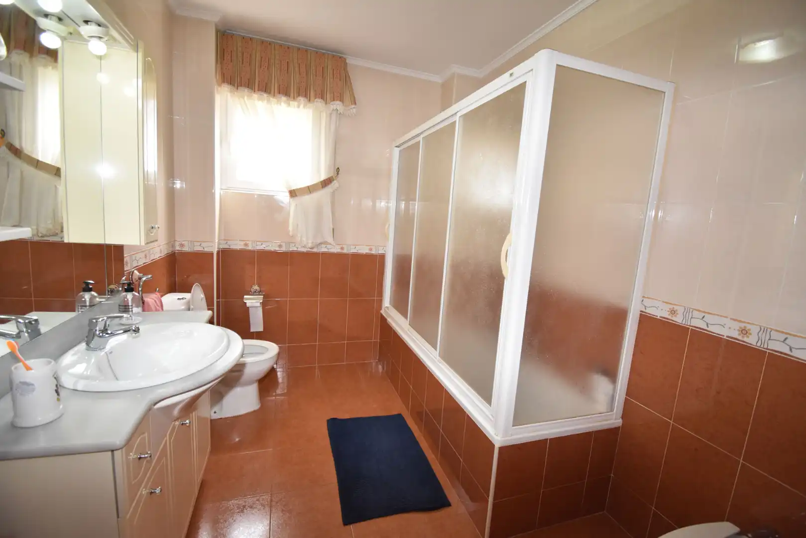 Baño de Casa o chalet en venta en Bárcena de Cicero con Calefacción, Jardín privado y Terraza
