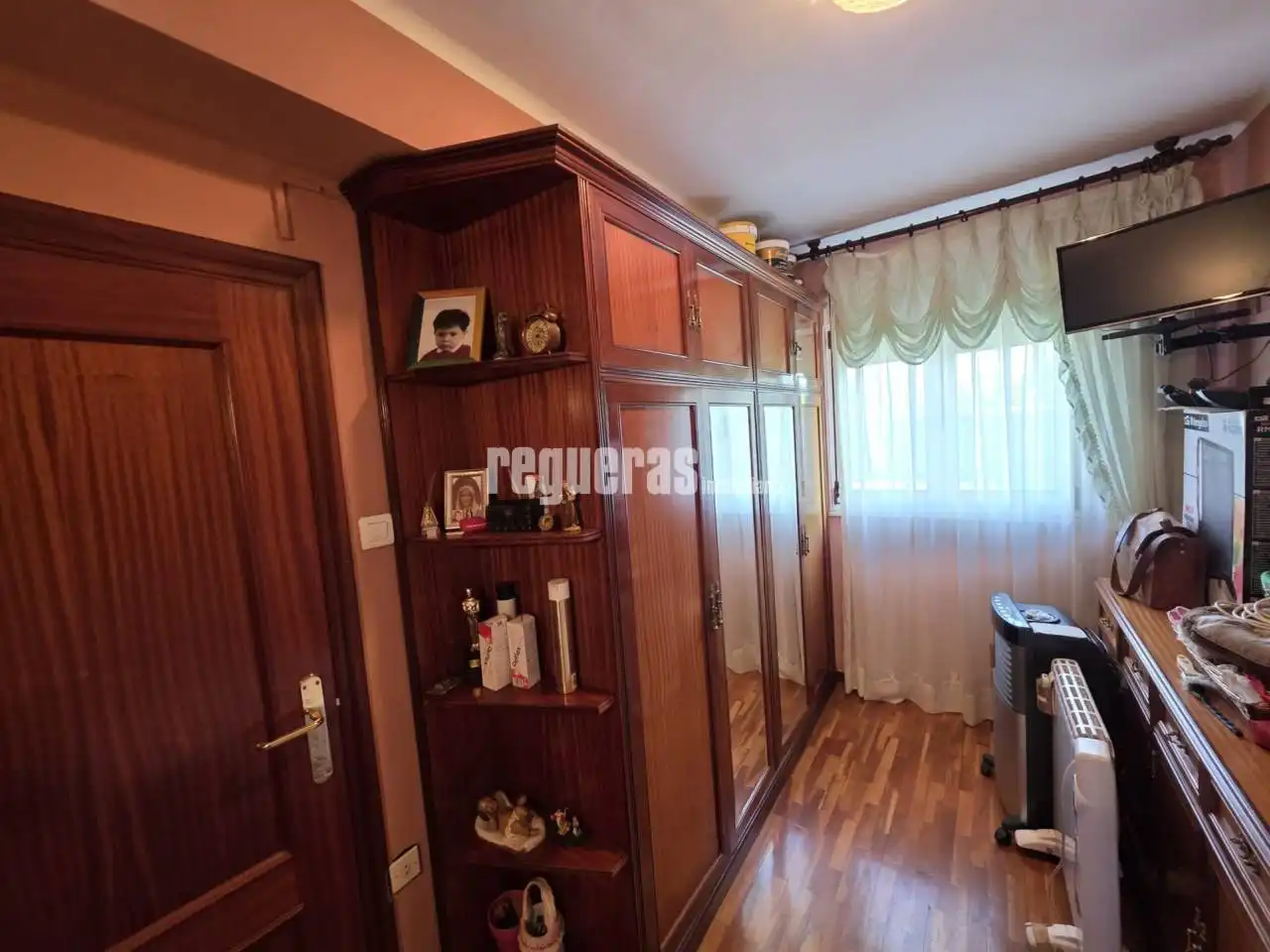 Bedroom of Flat for sale in Avilés  with Heating, Parquet flooring and Furnished